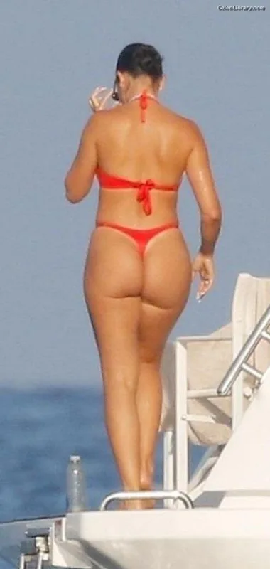 Georgina Rodriguez photo 16 of 268