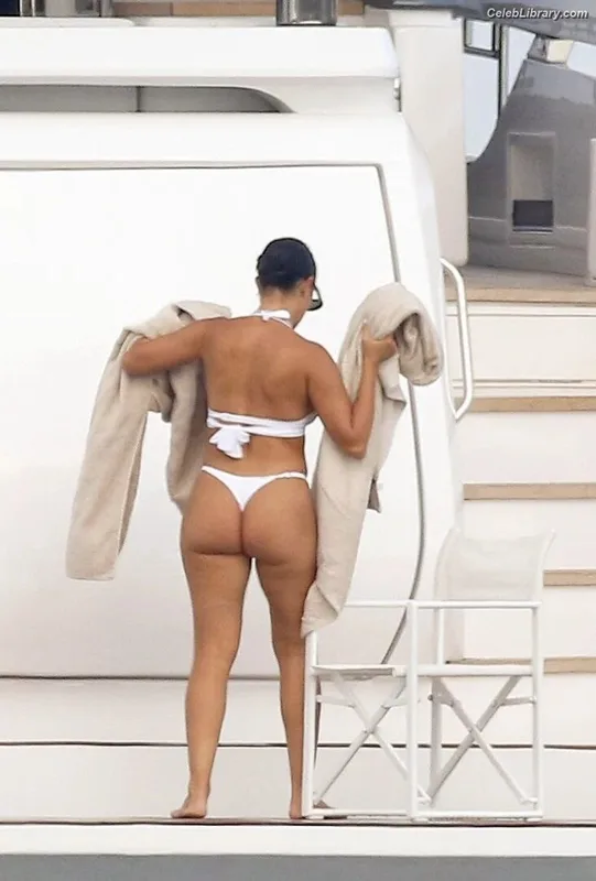Georgina Rodriguez photo 1 of 268