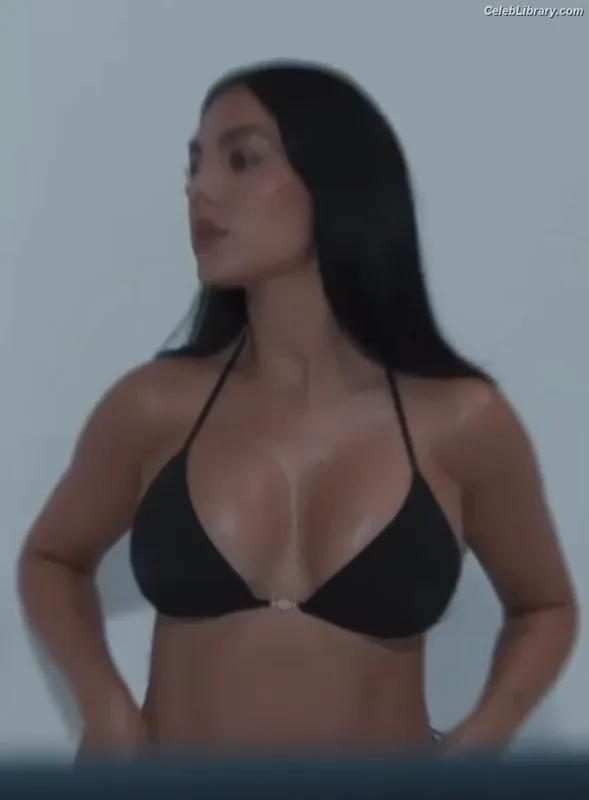 Georgina Rodriguez photo 16 of 268