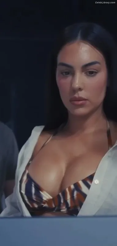 Georgina Rodriguez photo 17 of 268