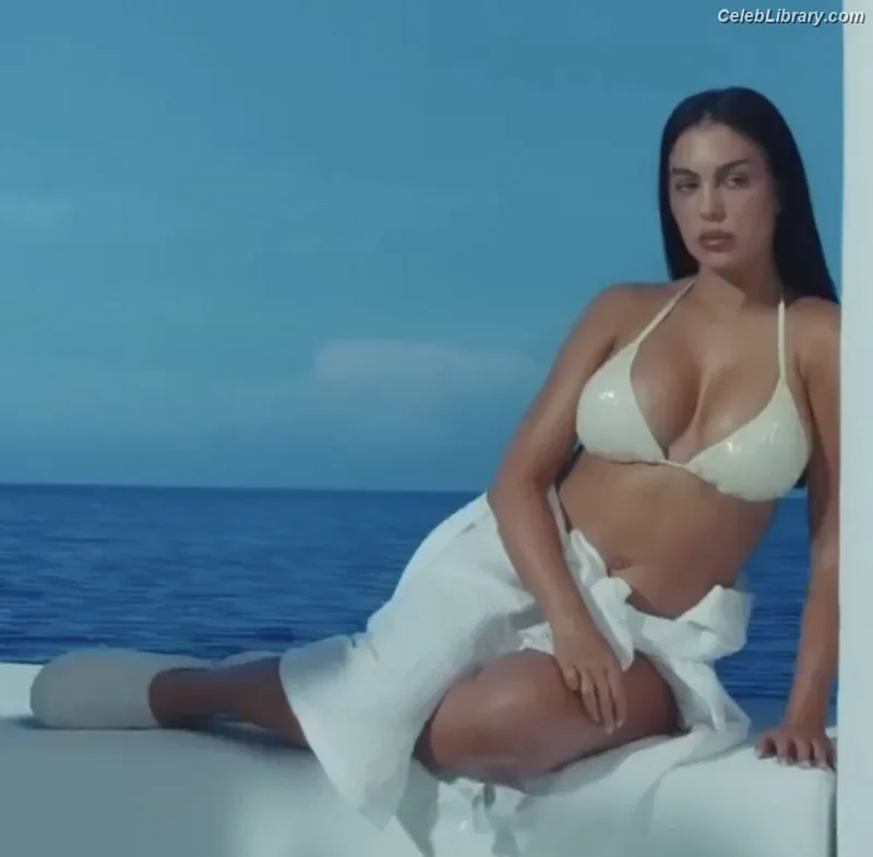 Georgina Rodriguez photo 24 of 268