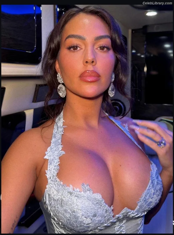Georgina Rodriguez photo 21 of 268