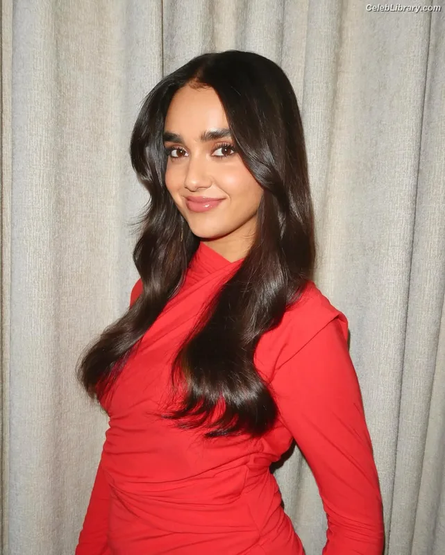 Geraldine Viswanathan photo 4 of 458