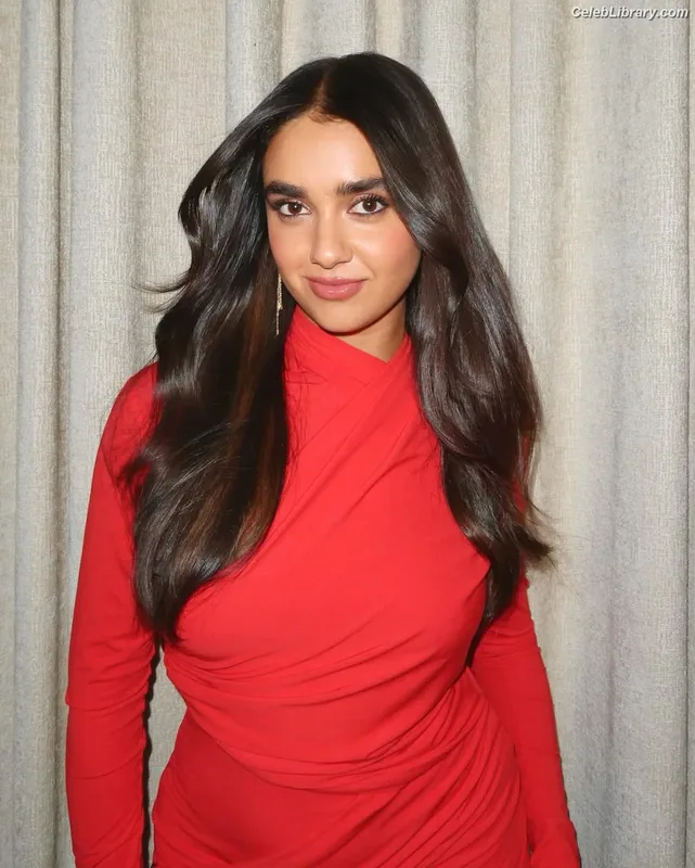 Geraldine Viswanathan photo 6 of 458