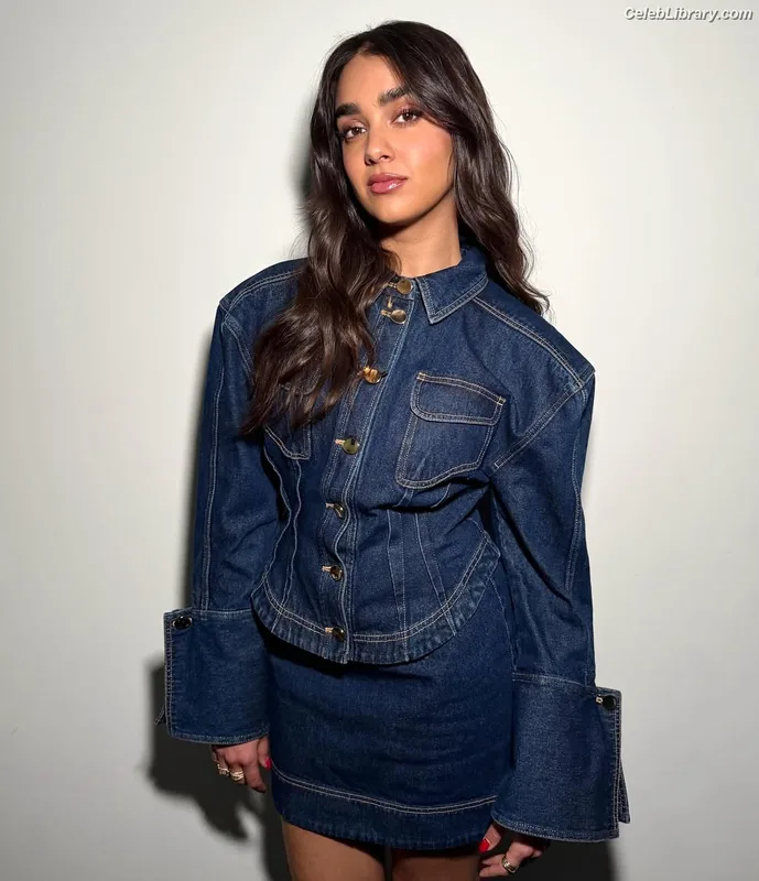 Geraldine Viswanathan photo 9 of 458