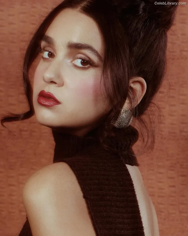 Geraldine Viswanathan photo 17 of 458
