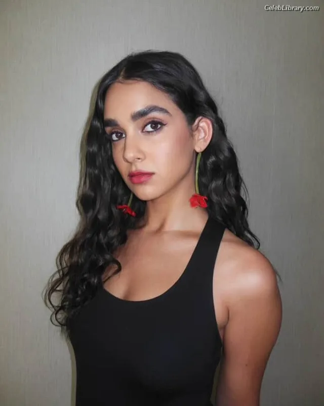 Geraldine Viswanathan photo 5 of 458