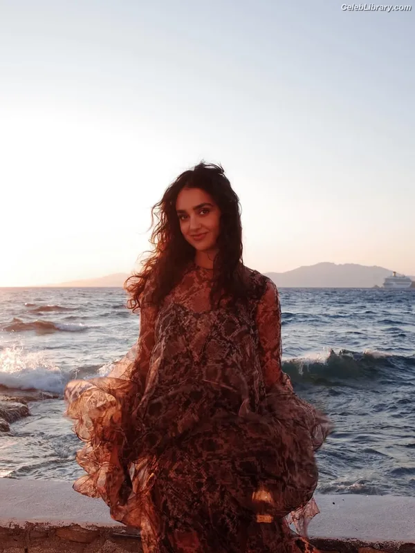 Geraldine Viswanathan photo 7 of 458