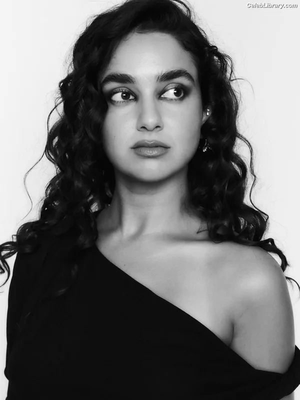 Geraldine Viswanathan photo 20 of 458