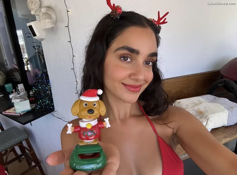 Geraldine Viswanathan photo 6 of 458