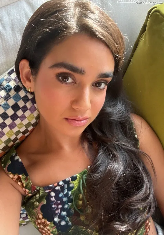 Geraldine Viswanathan photo 2 of 458