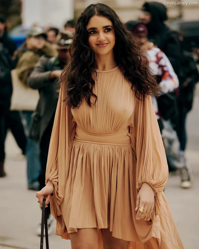 Geraldine Viswanathan photo 5 of 458