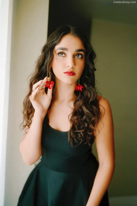 Geraldine Viswanathan photo 24 of 458