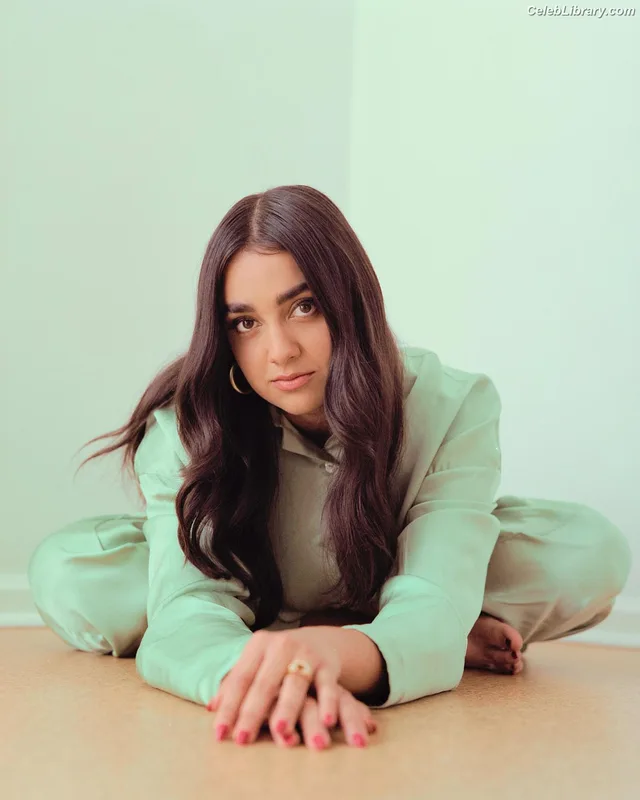 Geraldine Viswanathan photo 6 of 458
