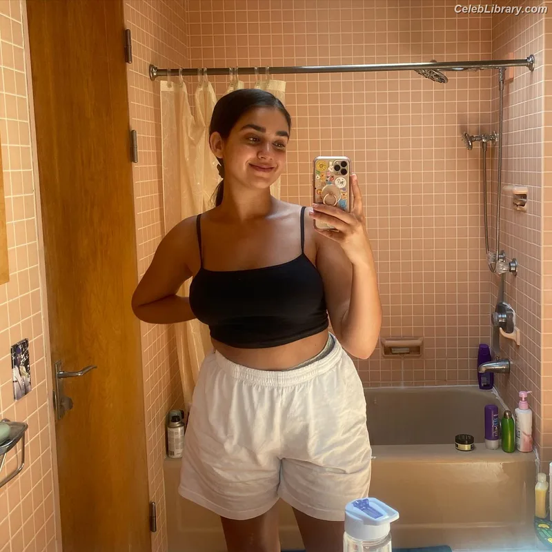 Geraldine Viswanathan photo 17 of 458