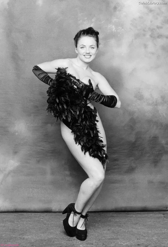 Geri Halliwell photo 14 of 225