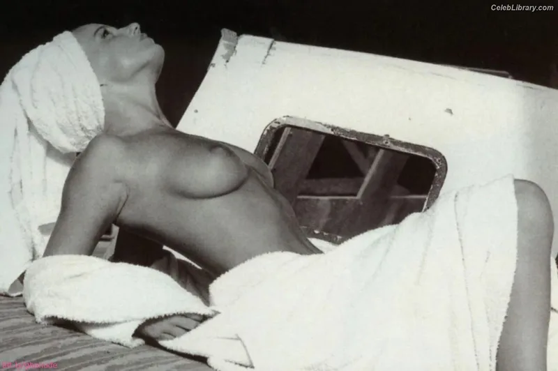 Geri Halliwell photo 10 of 225