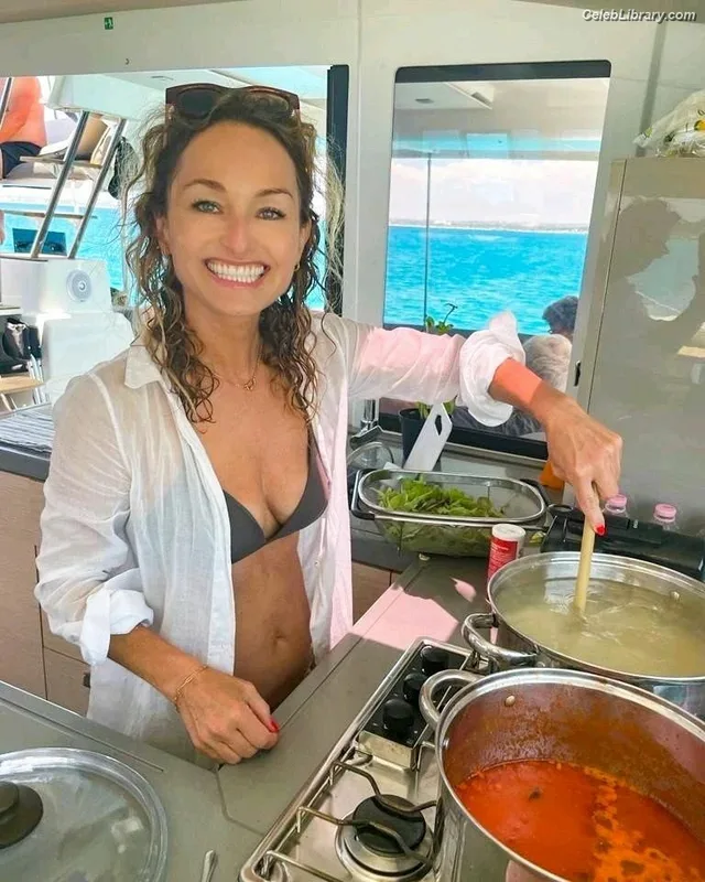 Giada De Laurentiis photo 18 of 155