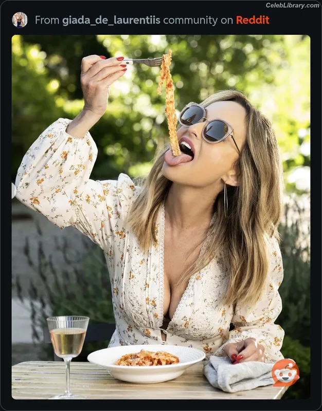 Giada De Laurentiis photo 8 of 155