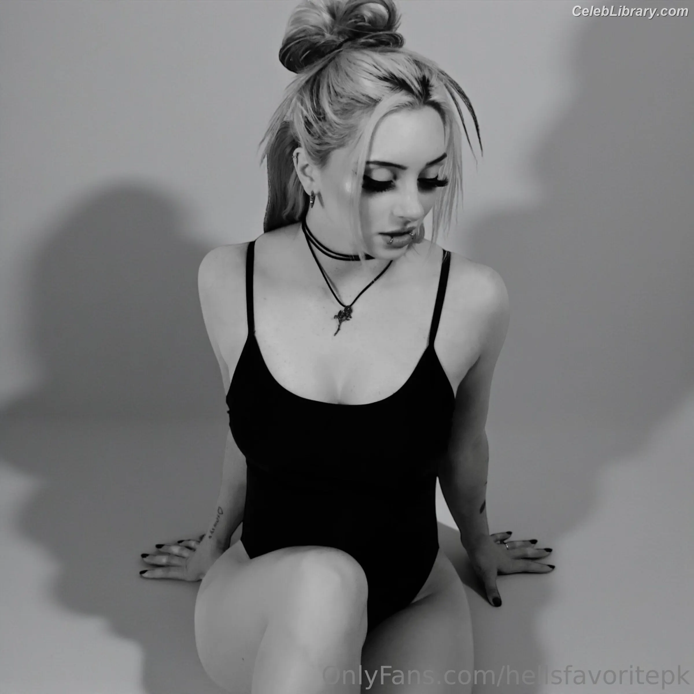 Gigi Dolin photo 18 of 1700