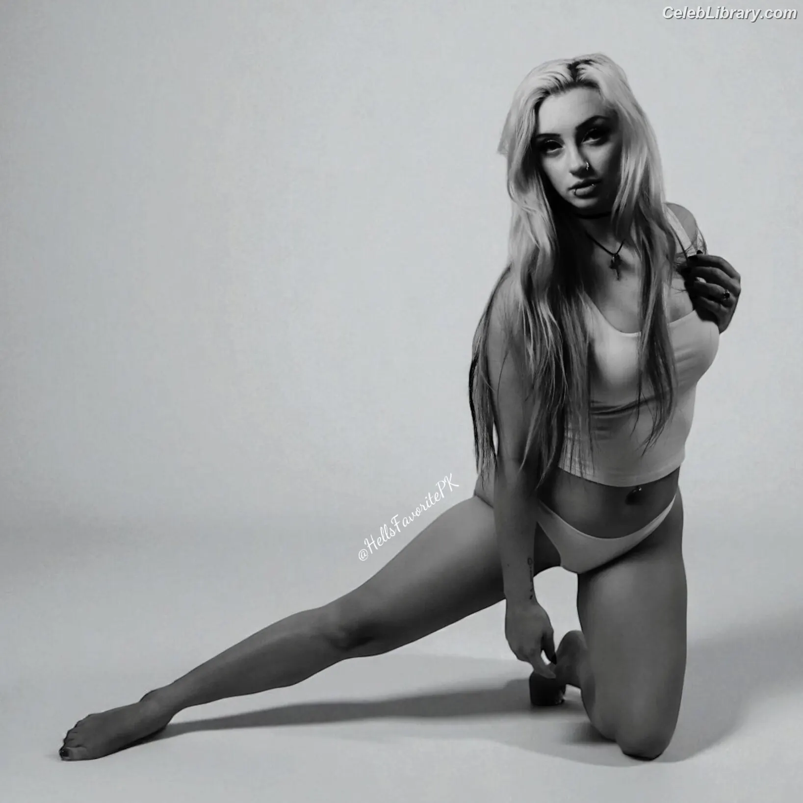 Gigi Dolin photo 12 of 1700