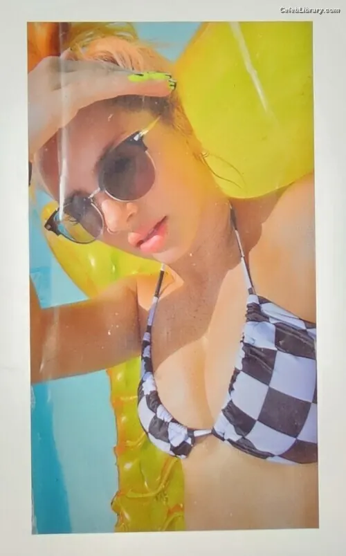 Gigi Dolin photo 6 of 1700