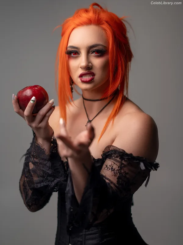 Gigi Dolin photo 14 of 1701