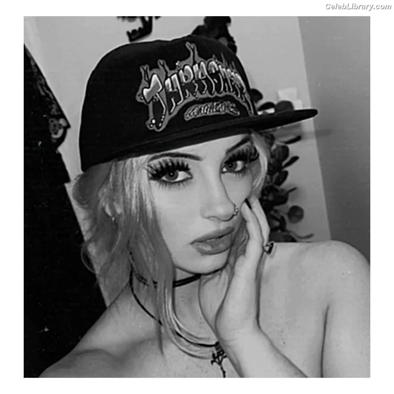 Gigi Dolin photo 12 of 1701