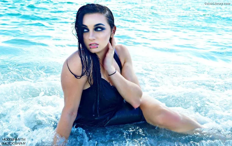 Gigi Dolin photo 2 of 1701