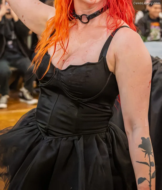 Gigi Dolin photo 7 of 1701
