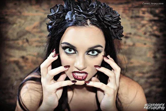 Gigi Dolin photo 10 of 1701