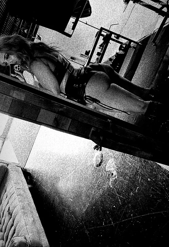 Gigi Dolin photo 17 of 1701