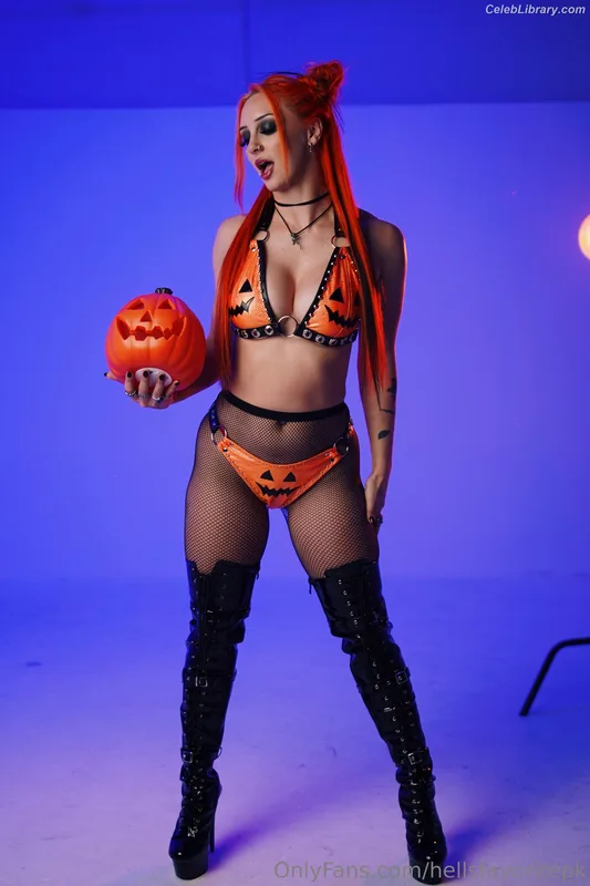 Gigi Dolin photo 5 of 1701