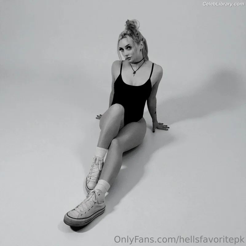 Gigi Dolin photo 7 of 1701