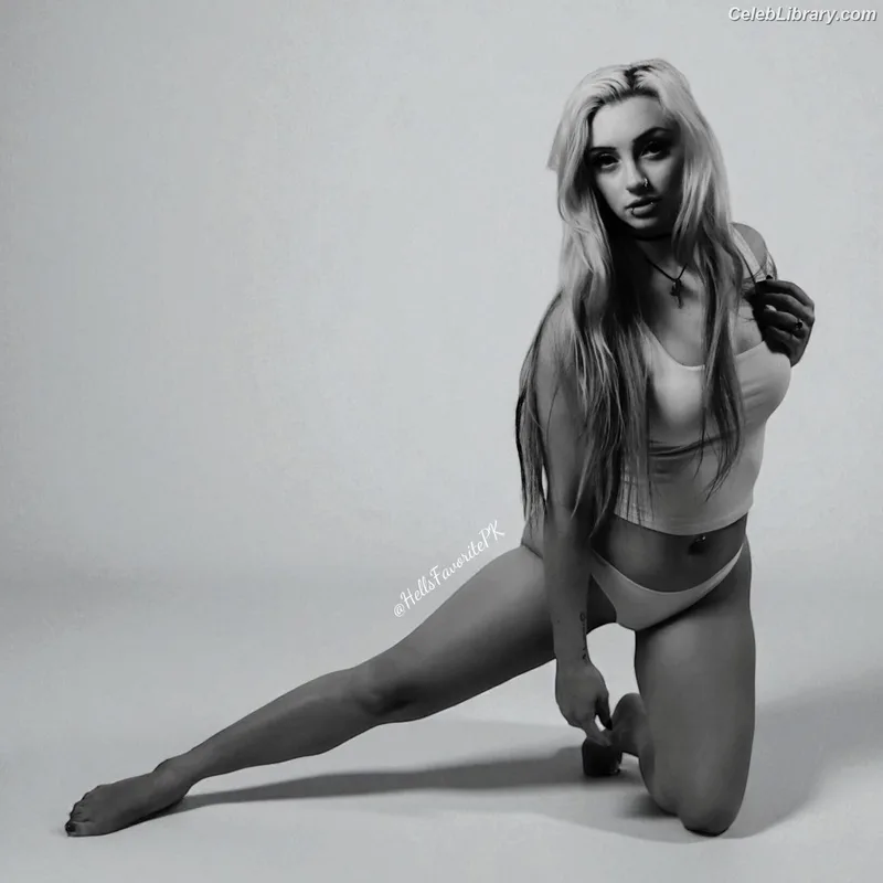 Gigi Dolin photo 11 of 1701