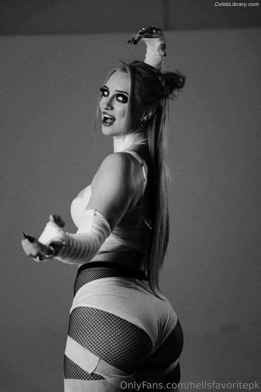 Gigi Dolin photo 3 of 1701