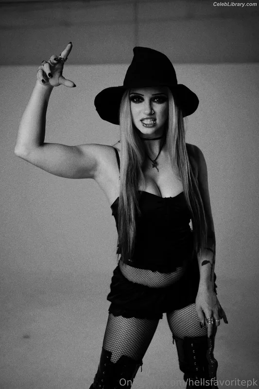 Gigi Dolin photo 15 of 1701