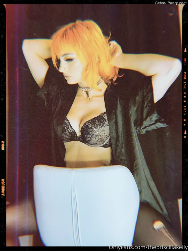 Gigi Dolin photo 18 of 1701