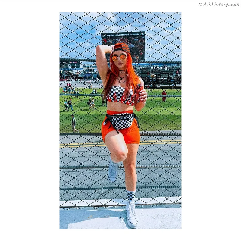 Gigi Dolin photo 9 of 1701