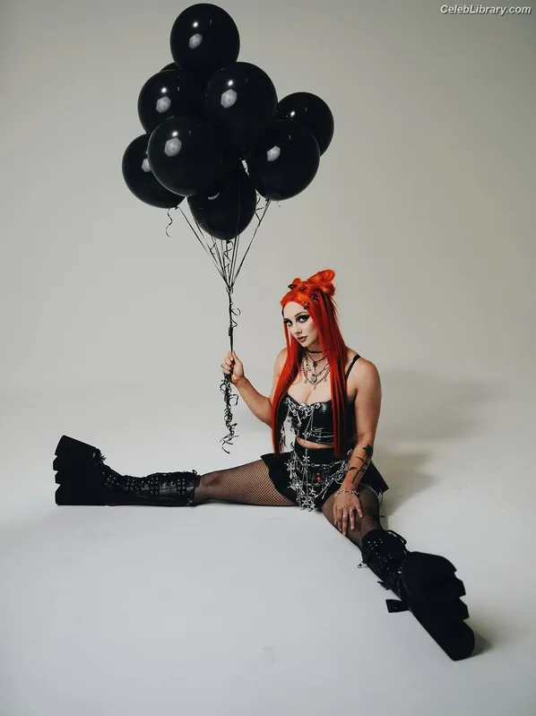 Gigi Dolin photo 13 of 1701