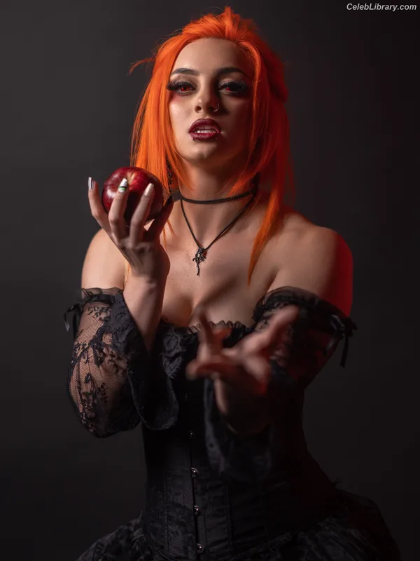 Gigi Dolin photo 5 of 1701