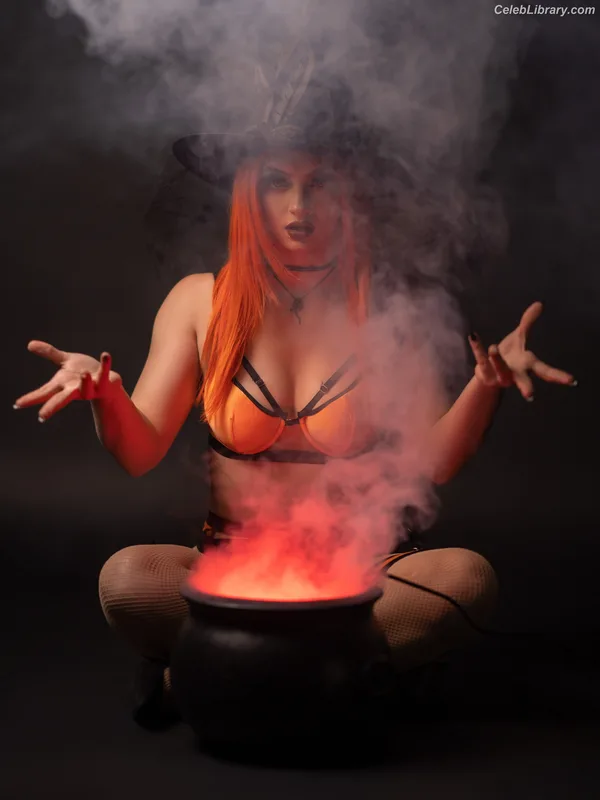 Gigi Dolin photo 14 of 1701
