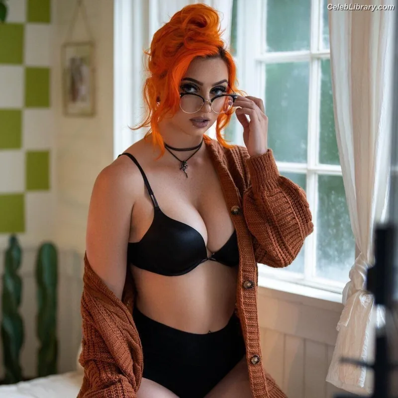 Gigi Dolin photo 8 of 1701