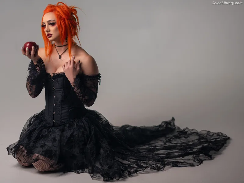 Gigi Dolin photo 3 of 1701