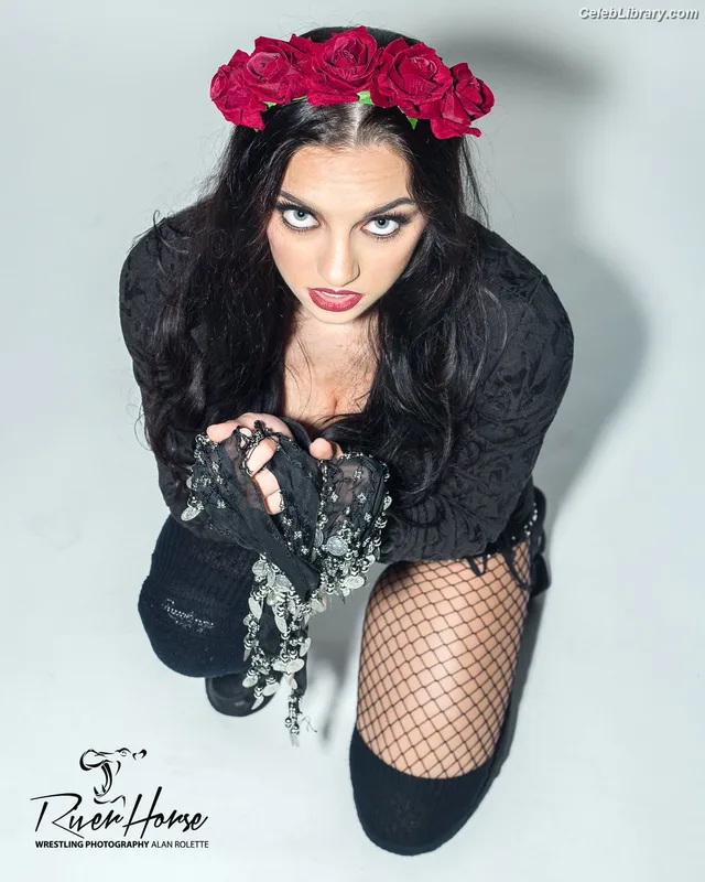 Gigi Dolin photo 22 of 1701