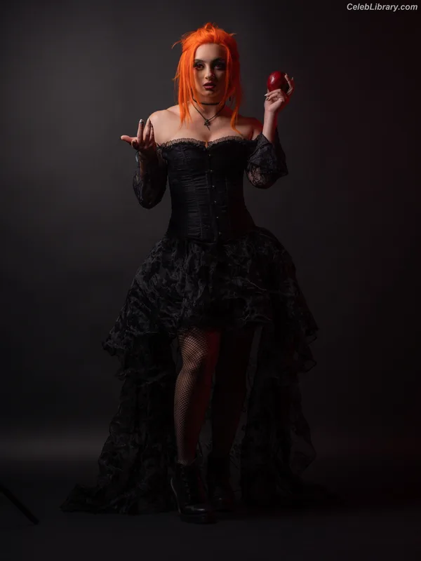 Gigi Dolin photo 1 of 1701