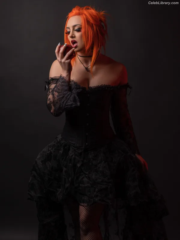 Gigi Dolin photo 9 of 1701