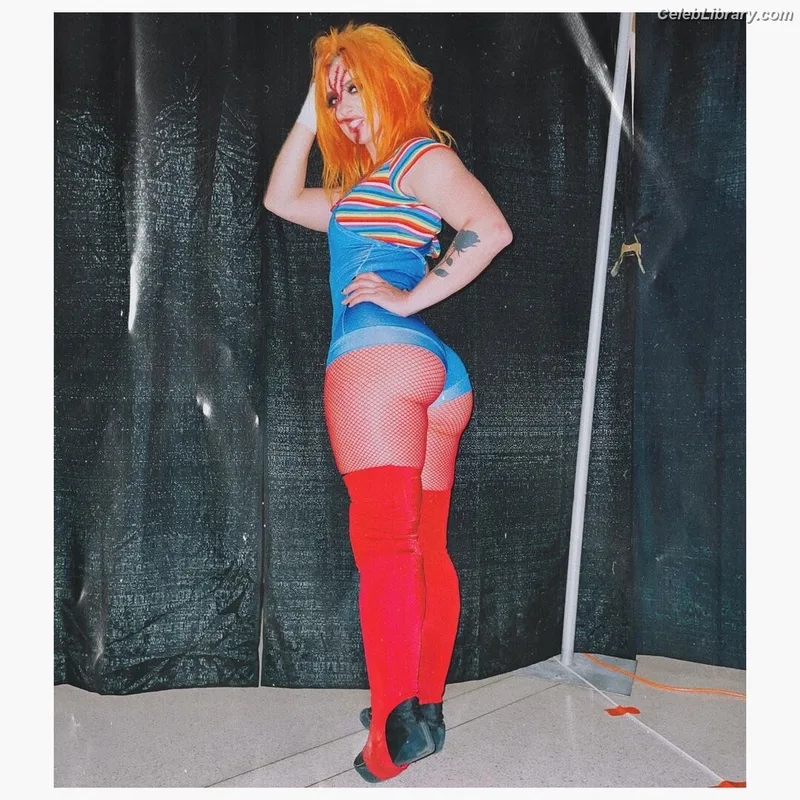 Gigi Dolin photo 3 of 1701