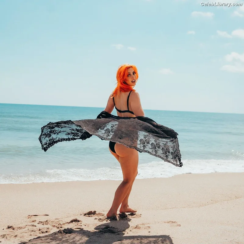 Gigi Dolin photo 21 of 1701