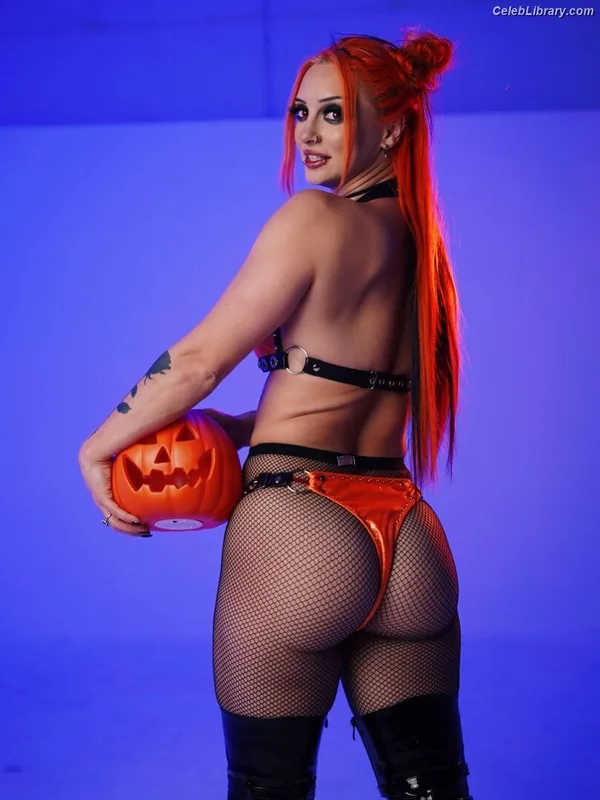 Gigi Dolin photo 12 of 1701
